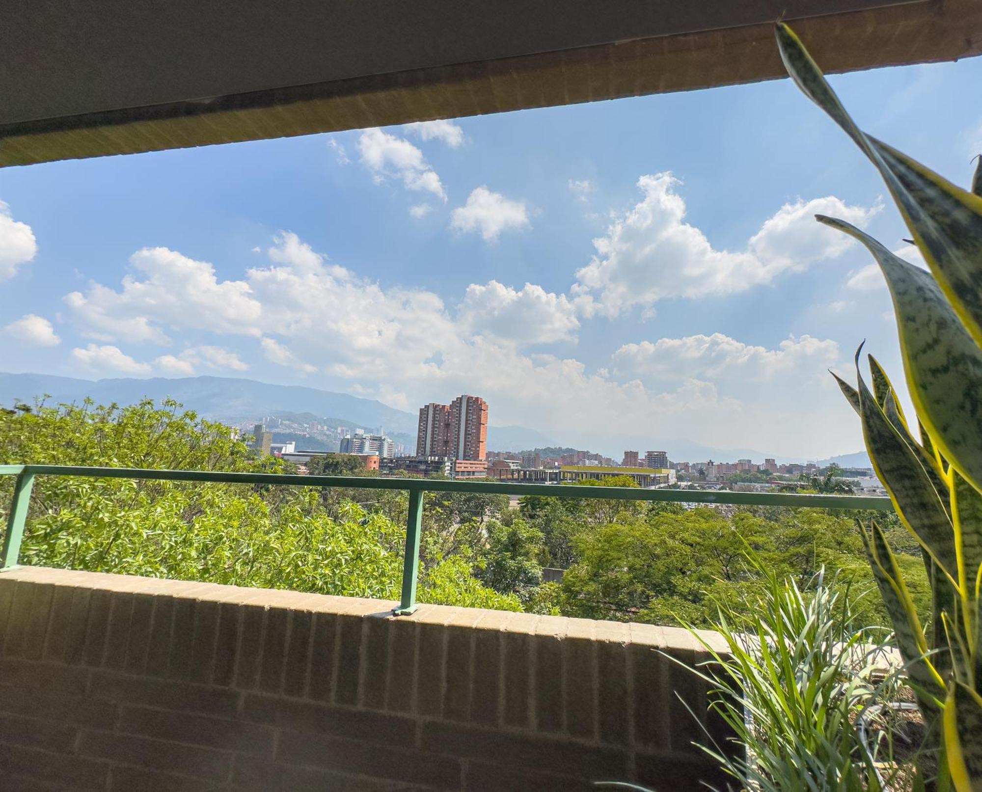 B 48 Living By B Rent Apartment Medellin Luaran gambar