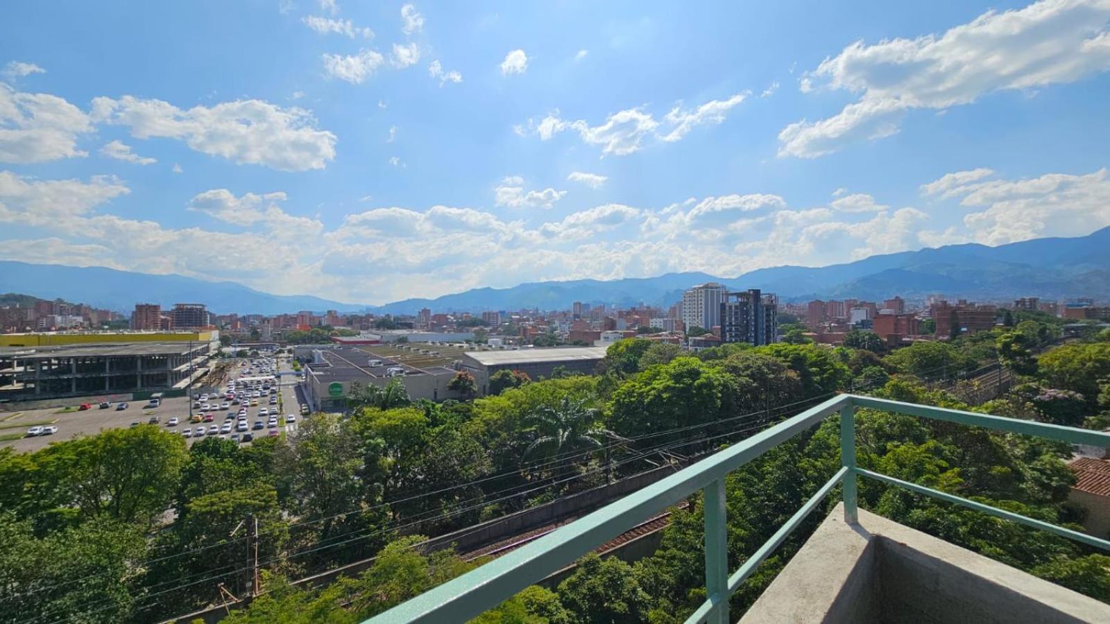 B 48 Living By B Rent Apartment Medellin Luaran gambar