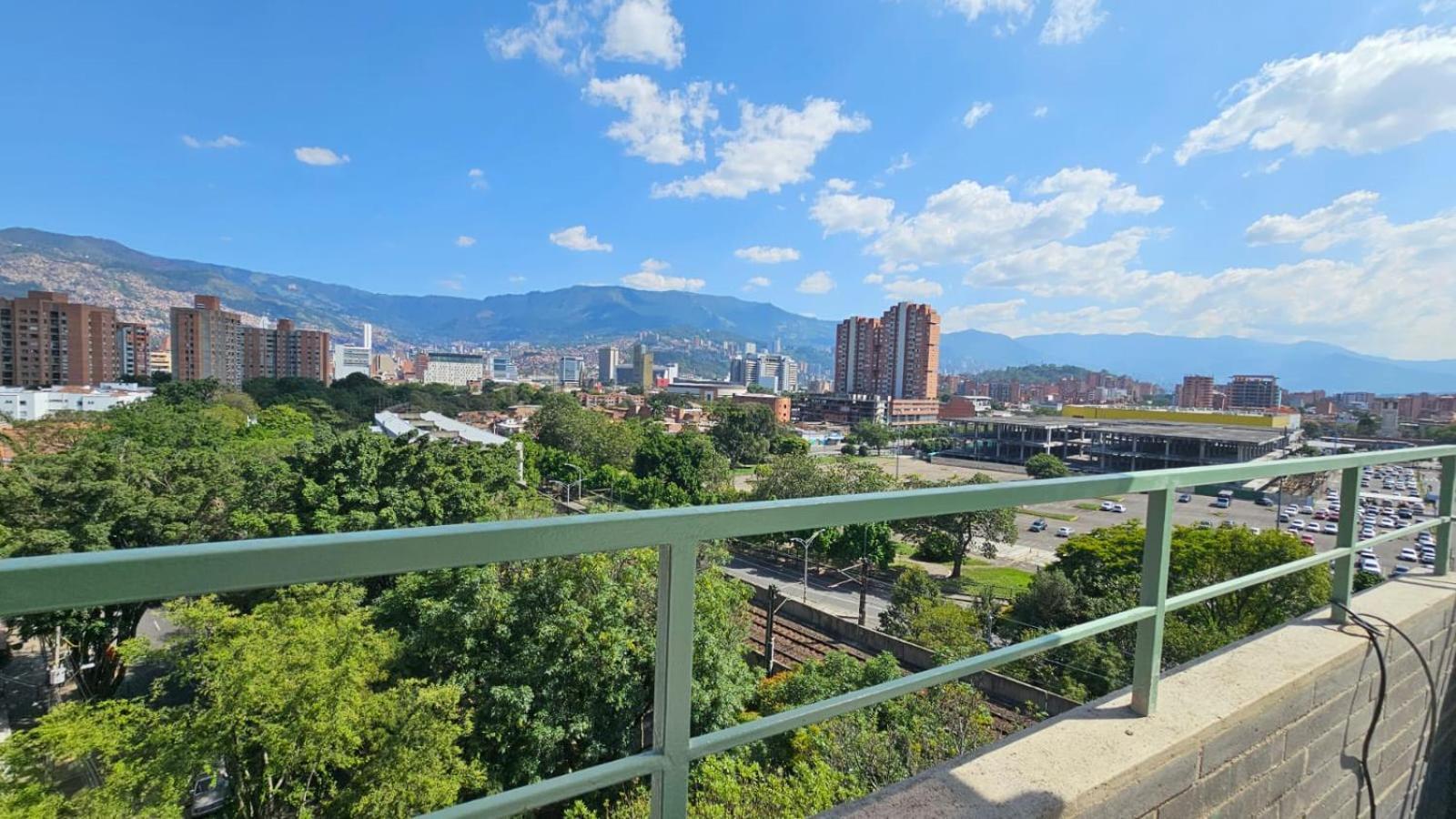 B 48 Living By B Rent Apartment Medellin Luaran gambar